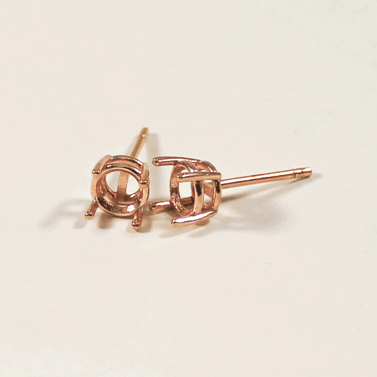 Four claw earring stud mounts