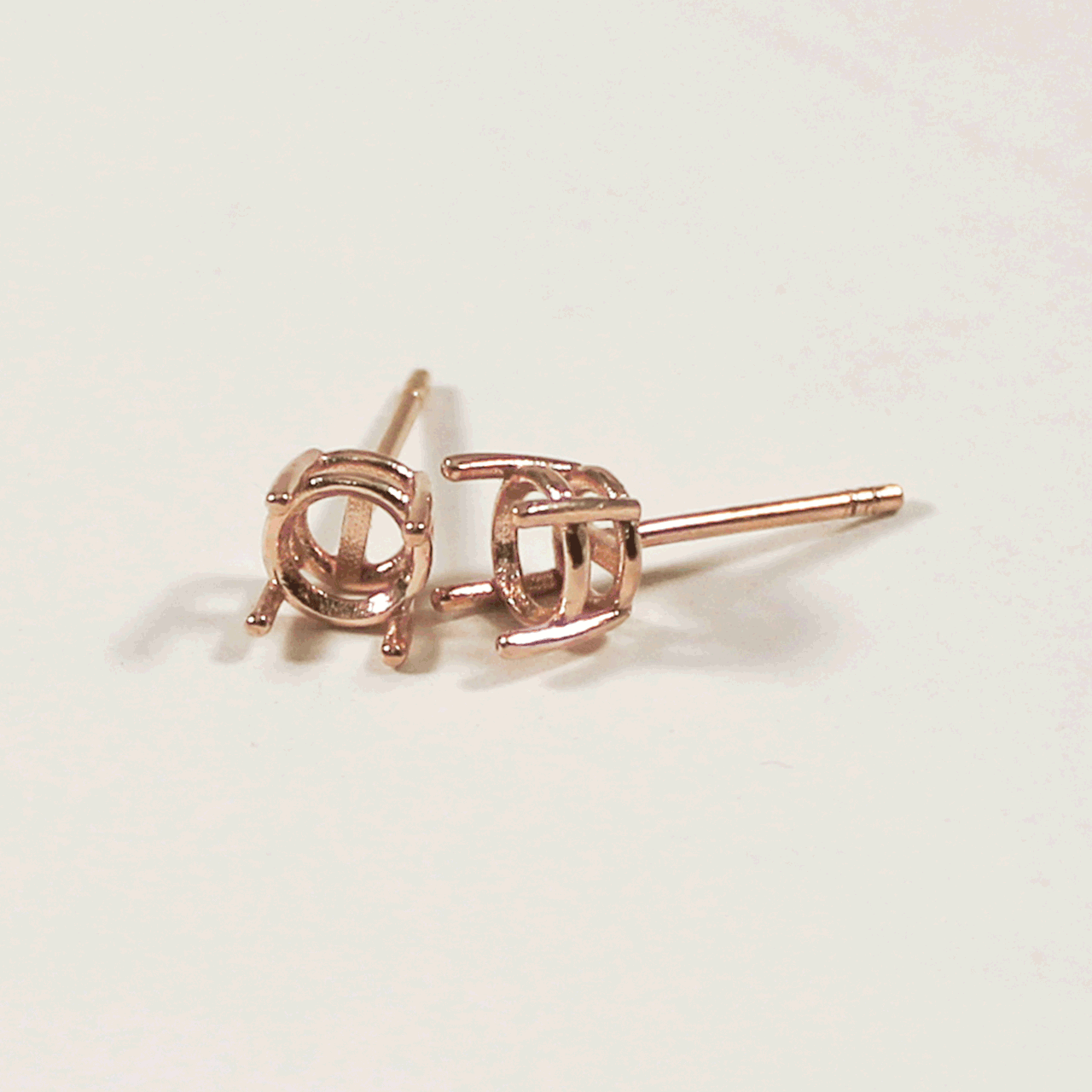 Four claw earring stud mounts