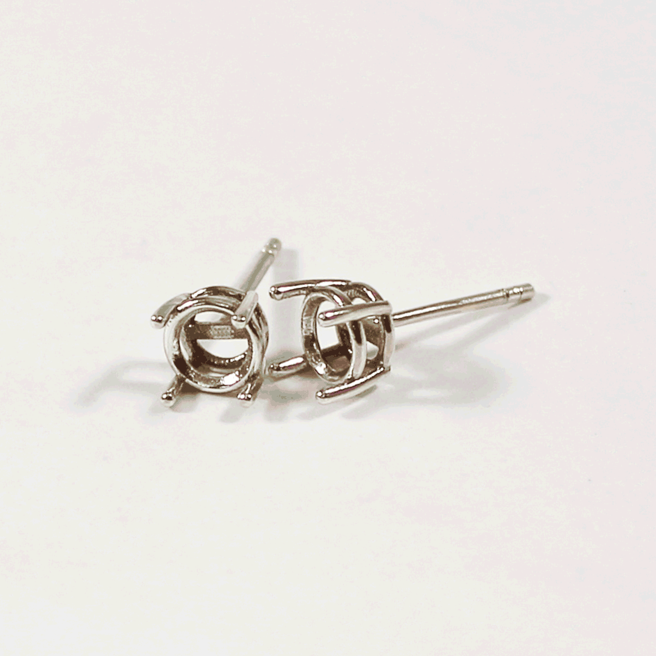 Four claw earring stud mounts