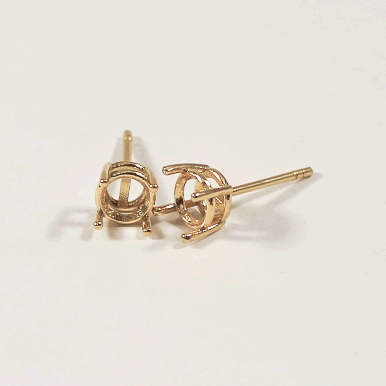 Four claw earring stud mounts