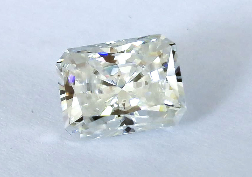 Radiant cut Moissanite, top white colour