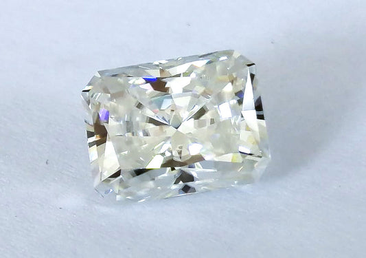 Radiant cut Moissanite, top white colour
